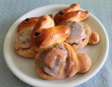Osterhasen mit Nussfülle Osterhasen mit Nussfülle