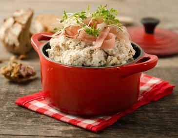 Walnussaufstrich mit Schinkenspeck Walnussaufstrich mit Schinkenspeck
