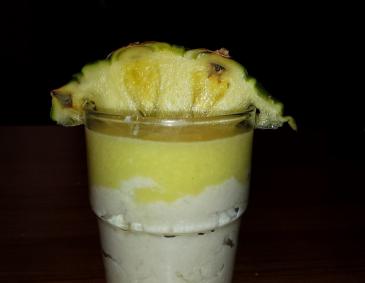 Tropisches Grießdessert Tropisches Grießdessert