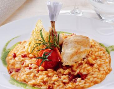 Risotto mit Kirschtomaten und Hendl Risotto mit Kirschtomaten und Hendl