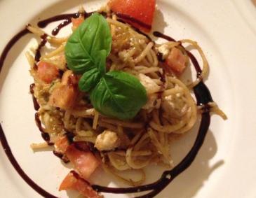 Nudeln mit Feta und Tomaten Nudeln mit Feta und Tomaten