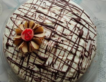 Weiße Schokoladen-Torte Weiße Schokoladen-Torte