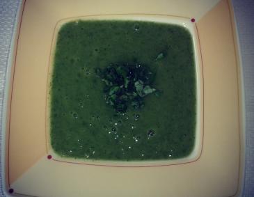 Süße Frühlingssuppe mit Bananen Süße Frühlingssuppe mit Bananen