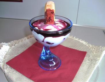 Tiramisu mit Beeren Tiramisu mit Beeren