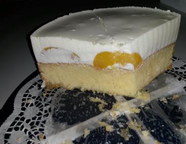Joghurttorte mit Pfirsichen Joghurttorte mit Pfirsichen