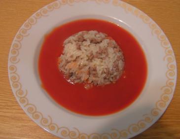 Reisfleisch mit Tomatensauce Reisfleisch mit Tomatensauce