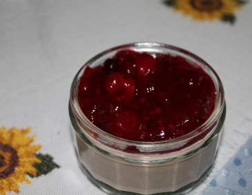 Grießpudding mit Beerenkompott Grießpudding mit Beerenkompott