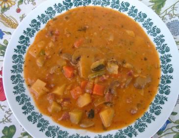 Gemüsegulasch mit Champignons Gemüsegulasch mit Champignons