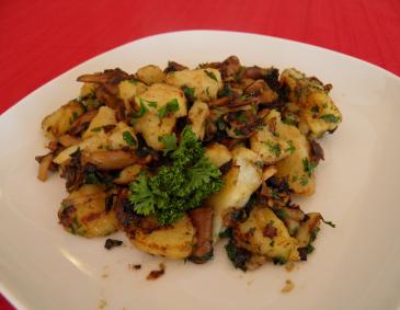Erdäpfelgröstl mit Champignons Erdäpfelgröstl mit Champignons