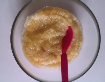 Hirseflockenbrei mit Apfel und Banane Hirseflockenbrei mit Apfel und Banane