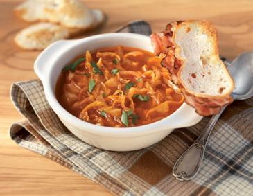 Krautsuppe mit Kernöl und knusprigem Speck Krautsuppe mit Kernöl und knusprigem Speck