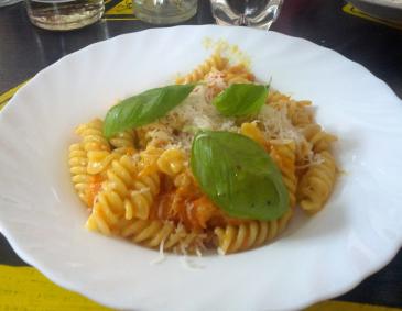 Kürbis-Nudeln mit Gorgonzola Kürbis-Nudeln mit Gorgonzola