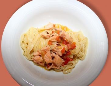 Lachs-Tagliatelle à la Micha Lachs-Tagliatelle à la Micha
