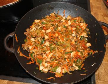 Puten-Gemüsepfanne aus dem Wok Puten-Gemüsepfanne aus dem Wok