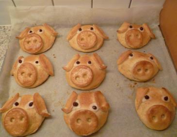Schweinchen aus Germteig Schweinchen aus Germteig