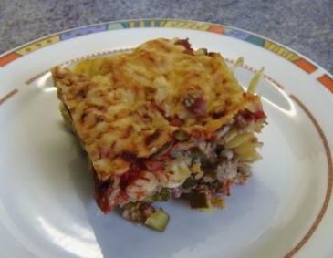 Zucchini-Nudelauflauf mit Faschiertem Zucchini-Nudelauflauf mit Faschiertem