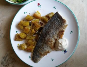 Forellenfilets mit Kräutererdäpfel Forellenfilets mit Kräutererdäpfel