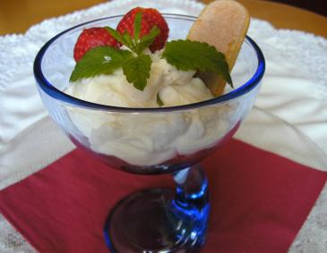 Mascarponecreme mit Erdbeeren Mascarponecreme mit Erdbeeren