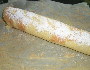 Biskuitroulade - Grundrezept Biskuitroulade - Grundrezept