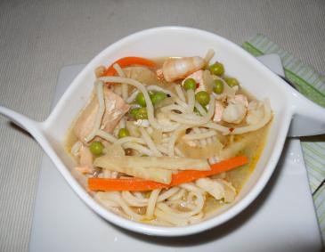 Scharfe Fischsuppe mit Nudeln Scharfe Fischsuppe mit Nudeln
