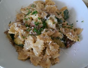 Würzige Zucchininudeln Würzige Zucchininudeln