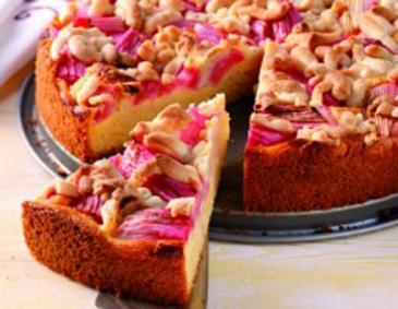 Rhabarberkuchen mit Streuseln Rhabarberkuchen mit Streuseln