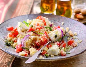 Couscous-Salat mit Schafskäse Couscous-Salat mit Schafskäse