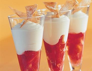 Eierlikörcreme mit Erdbeeren Eierlikörcreme mit Erdbeeren