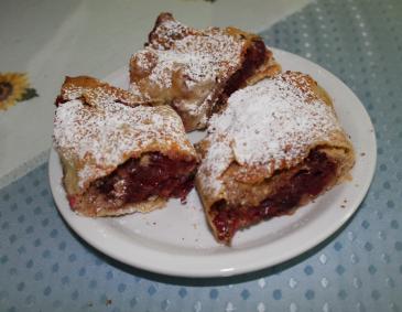 Omas Kirschenstrudel ohne Zucker Omas Kirschenstrudel ohne Zucker