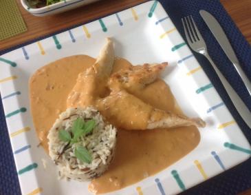 Hühnerfiletspitzen in Paprikarahmsauce Hühnerfiletspitzen in Paprikarahmsauce