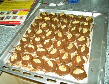 Walnuss-Marzipan-Kekse Walnuss-Marzipan-Kekse