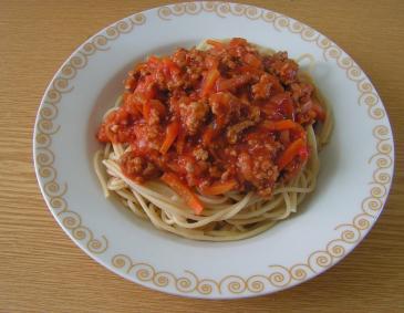 Spaghetti mit Fleisch und Karotten Spaghetti mit Fleisch und Karotten