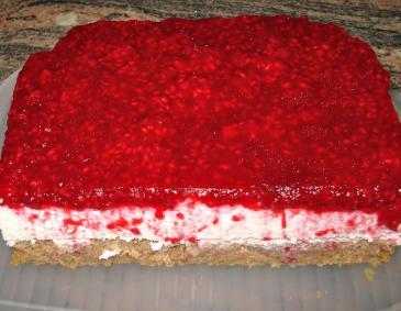 Mohn-Topfen-Himbeertorte Mohn-Topfen-Himbeertorte