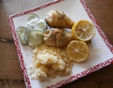 Zitronen-Rosmarin-Huhn mit Couscous und Gurkensalat Zitronen-Rosmarin-Huhn mit Couscous und Gurkensalat