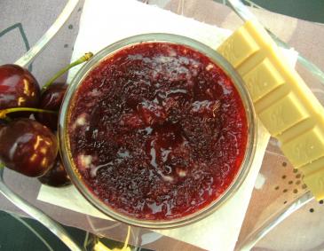 Kirschmarmelade mit weißer Schokolade Kirschmarmelade mit weißer Schokolade