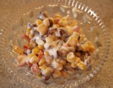 Mais-Bohnen-Salat mit Paprika Mais-Bohnen-Salat mit Paprika