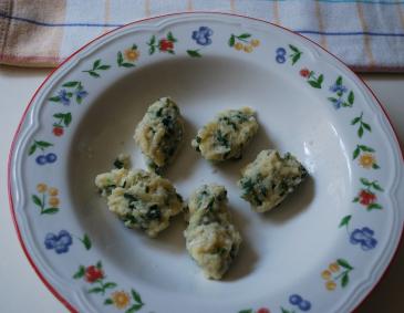 Kürbiskern-Kräuter-Nockerl Kürbiskern-Kräuter-Nockerl