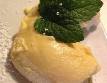 Weißes Schokoladenmousse Weißes Schokoladenmousse