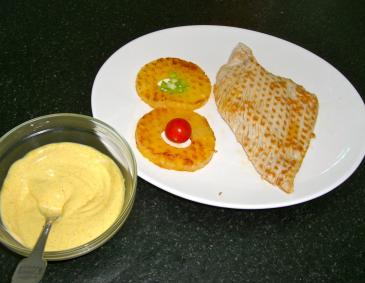 Putenschnitzel mit Currysauce und Ananas Putenschnitzel mit Currysauce und Ananas