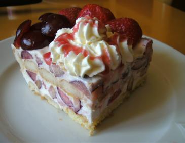 Erdbeer-Kirsch-Tiramisu Erdbeer-Kirsch-Tiramisu