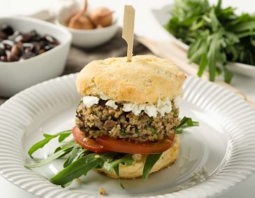 Vegetarischer Burger mit Käferbohnen Vegetarischer Burger mit Käferbohnen