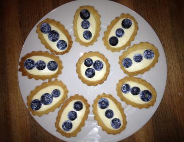 Tarteletts mit Saisonfrüchten Tarteletts mit Saisonfrüchten