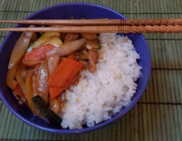 Geflügelwok mit Gemüse Geflügelwok mit Gemüse