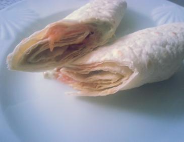 Lachswrap mit Avocadocreme und Dillsenf Lachswrap mit Avocadocreme und Dillsenf
