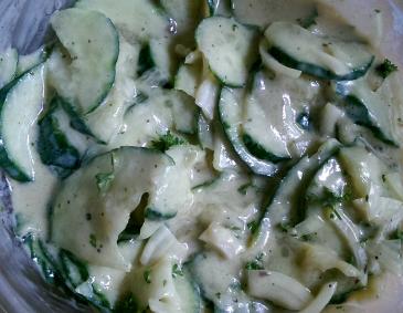 Gurkenrahmsalat Gurkenrahmsalat