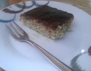 Zucchinikuchen mit Glasur Zucchinikuchen mit Glasur