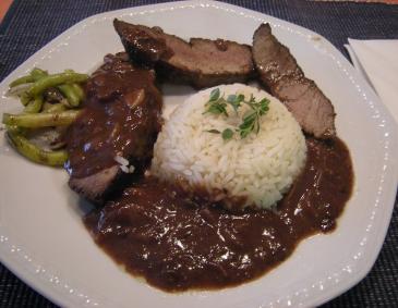 Rindfleisch in Kaffee geschmort Rindfleisch in Kaffee geschmort