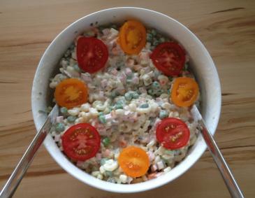 Nudelsalat mit Erbsen Nudelsalat mit Erbsen