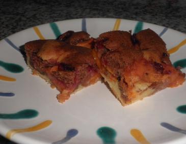 Marillen-Ribisel-Marmorkuchen Marillen-Ribisel-Marmorkuchen