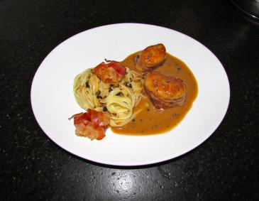 Schweinemedaillons in Pfeffer-Grappa-Obers Sauce Schweinemedaillons in Pfeffer-Grappa-Obers Sauce